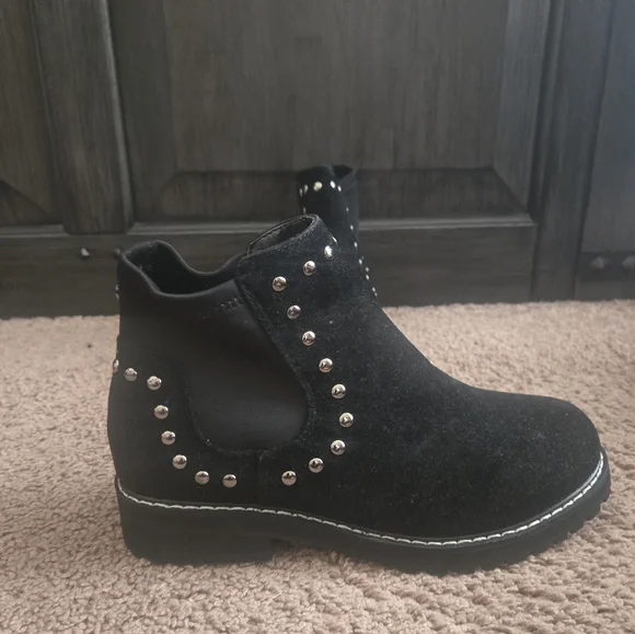 NWOT SEVEN7 BOOTS - Picture 2 of 4